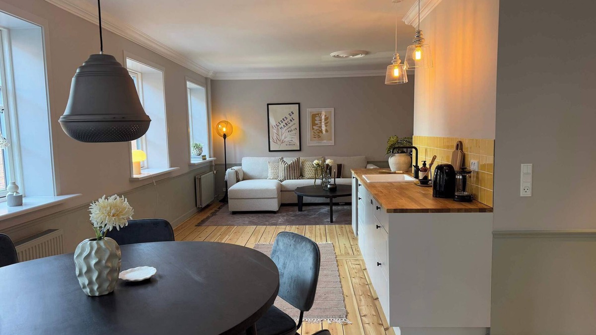Valby Apartment | Upscale 3BR Apartment in City Center