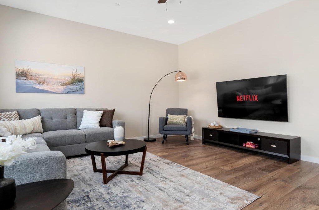 Sacramento Villa | Upscale and Charming 3 Bedroom Home with King Bed