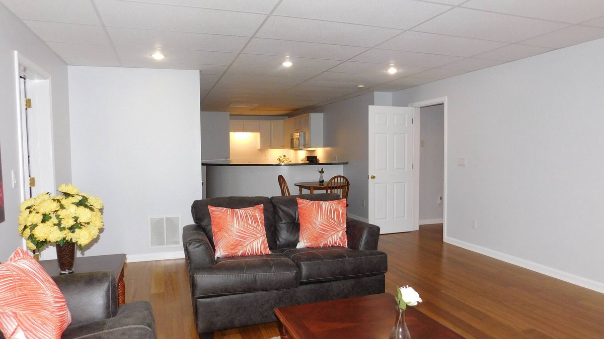 Woodland Brooke House | Upscale area. Close to Braves & Mercedes-Benz Stadium.