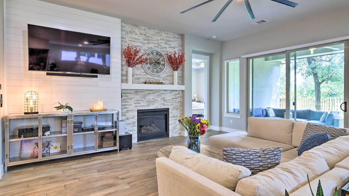 Belterra House | Upscale Austin Area Escape: Families Welcome!