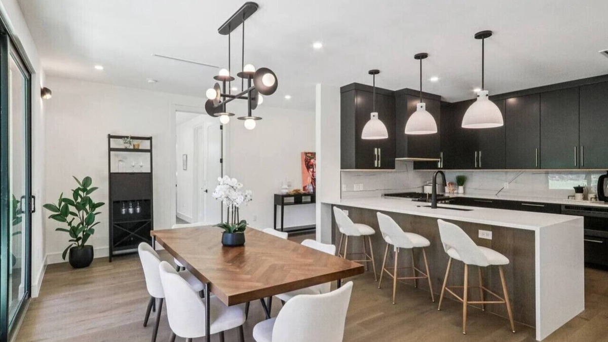 Allandale House | Upscale Austin Getaway w/Designer Interiors