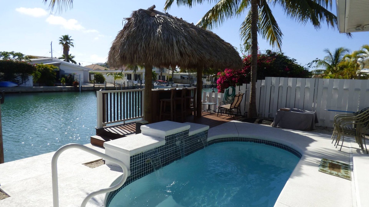 Key Colony Beach House | Upscale Beautiful Duplex W/Pvt.Pool/Cabana Club & Inch Beach !