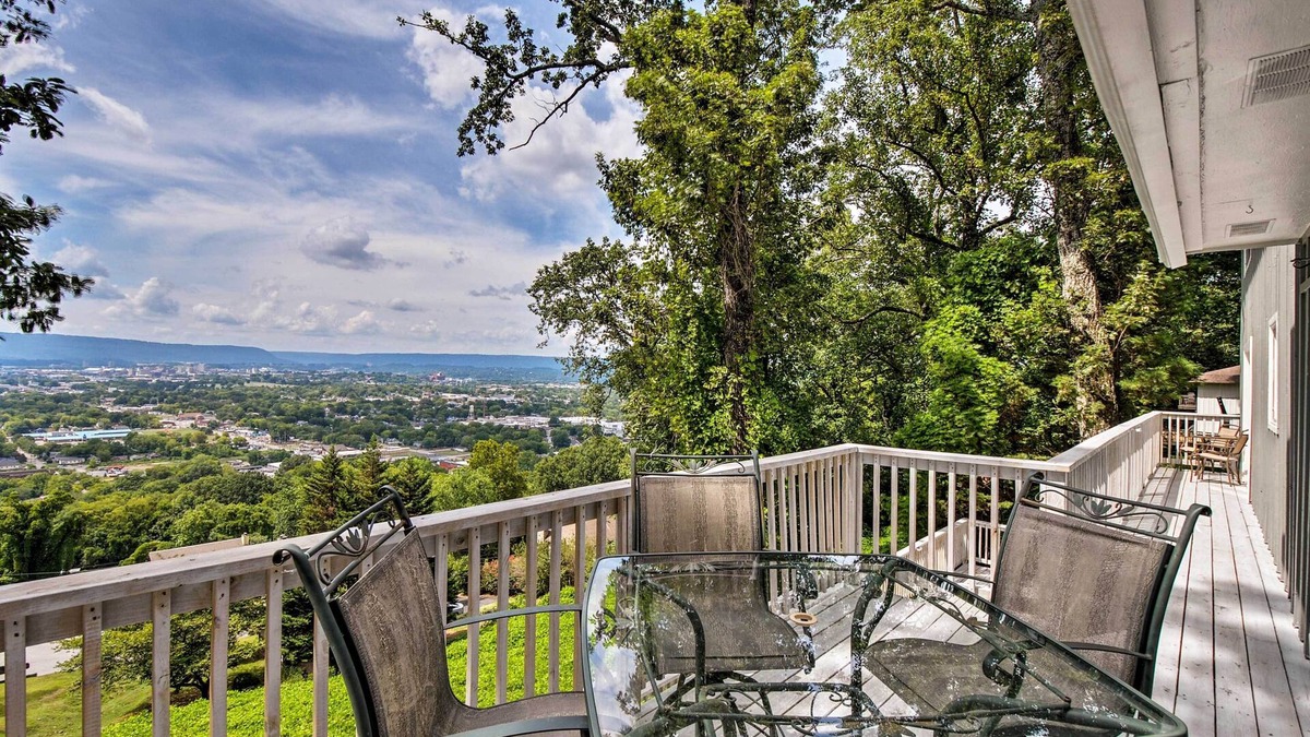 Missionary Ridge House | Upscale Chattanooga Home on Missionary Ridge!