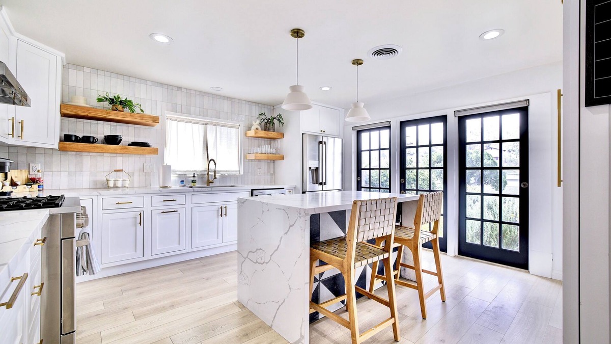 Winter Gardens House | Upscale Country Retreat with Backyard Cottage