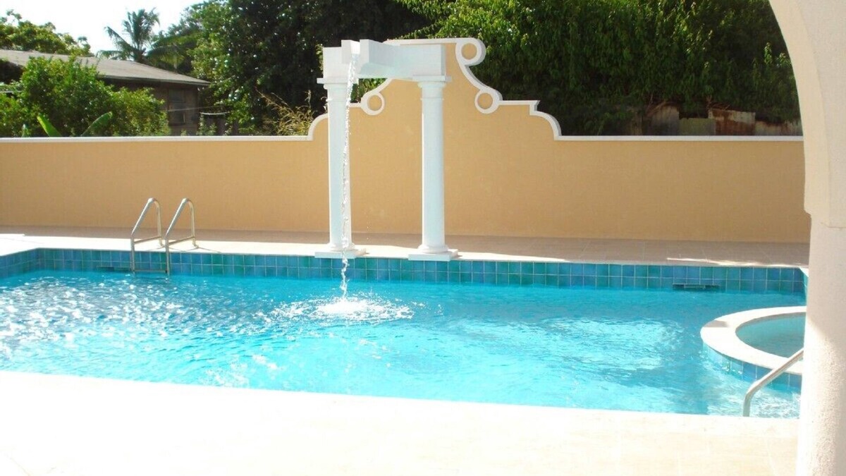 Rockley Apartment | Upscale furnished holiday apartment in quiet road with pool close to golf club