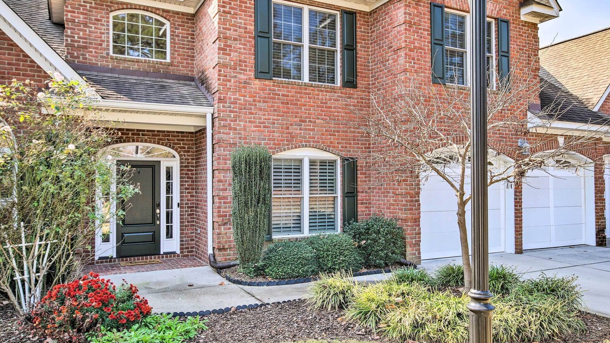 Aiken House | Upscale Home w/Poker Room < 1 Mi to Golf!