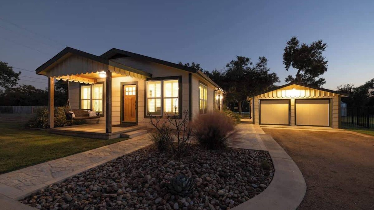 Dripping Springs House | Upscale Home With Pool and Firepit - Close to Mercer St!