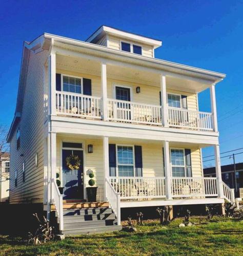 Dam Neck House | UPSCALE Ideal location 4 beach vacay H20 views