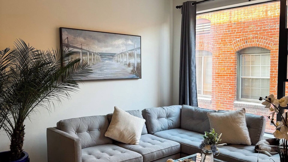 Wilshire Apartment | Upscale K-Town 1BR w/Gym + Wifi + Washer/Dryer + Parking!