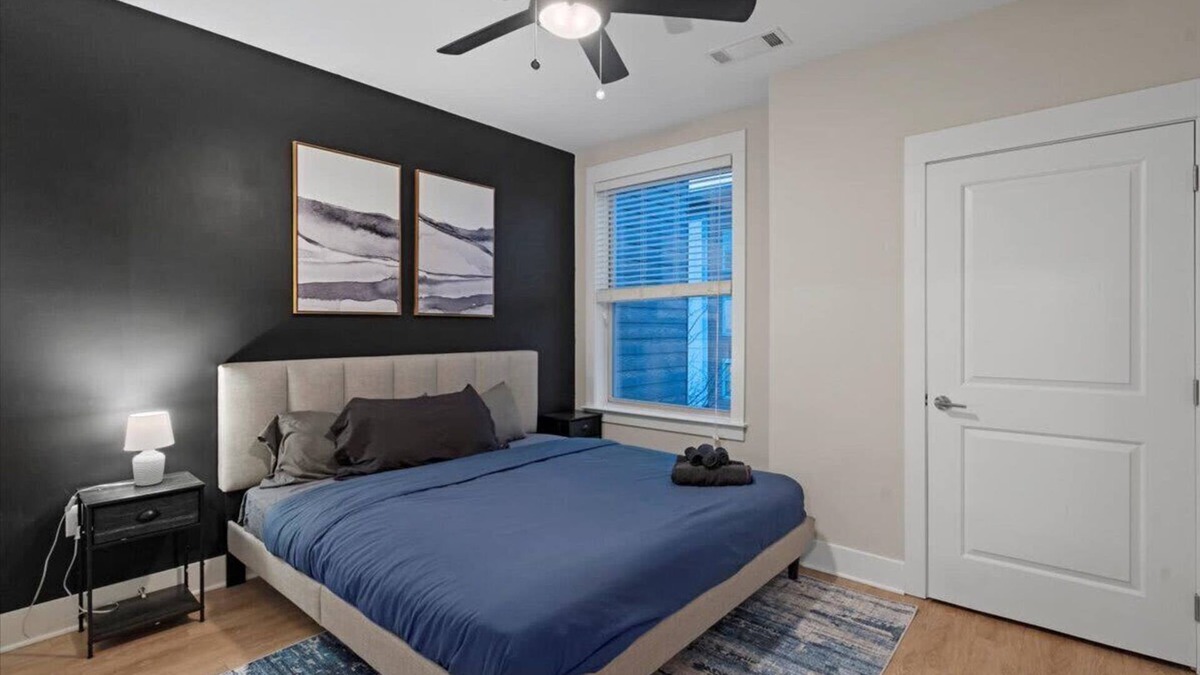 Charlotte Apartment | Upscale King 3BR Suite to Uptown Charlotte!