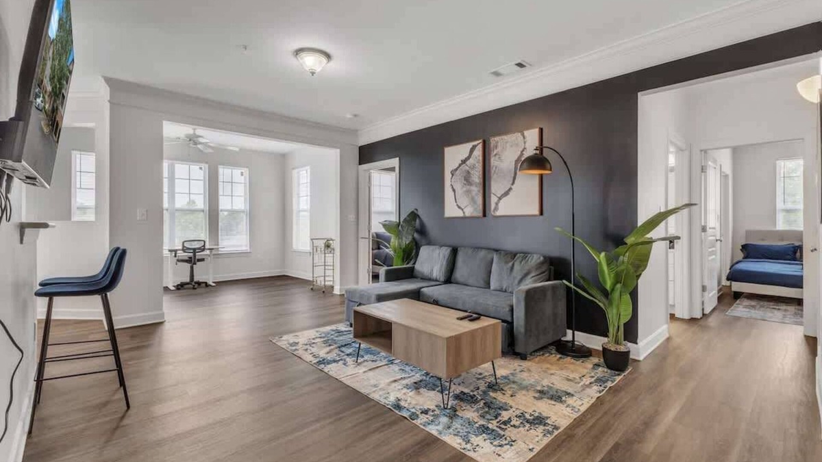 Southwest Raleigh Apartment | Upscale King 3BR Suite Mins to Downtown Raleigh!