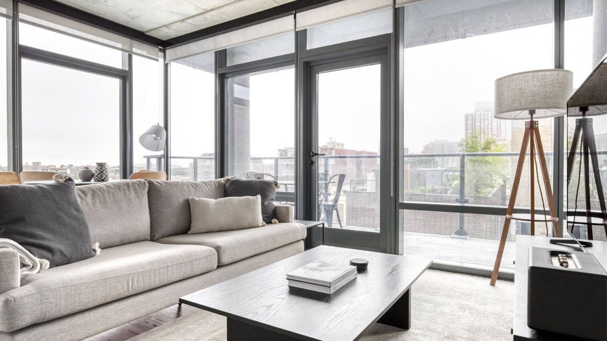 Lake View East Apartment | Upscale Lakeview 2BR w/Deck, Pool & Gym, nr Lincoln Park, by Blueground