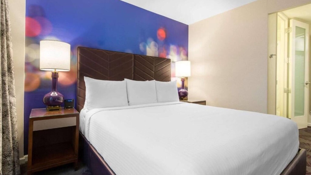 Streeterville Hotel | Upscale Living, Deluxe King, The Chicago Hotel Collection Magnificent Mile