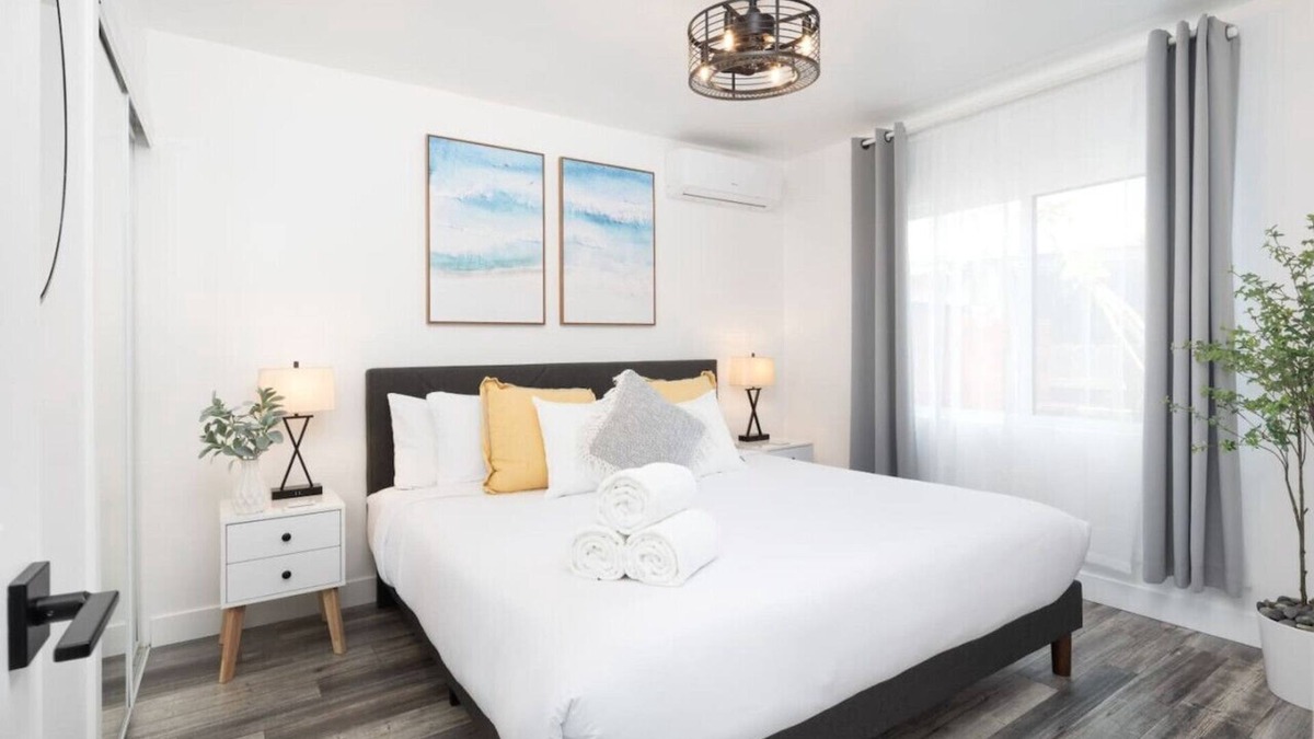 Grant Hill House | Upscale Oasis, Downtown SD, BBQ, Fire Pit & More!