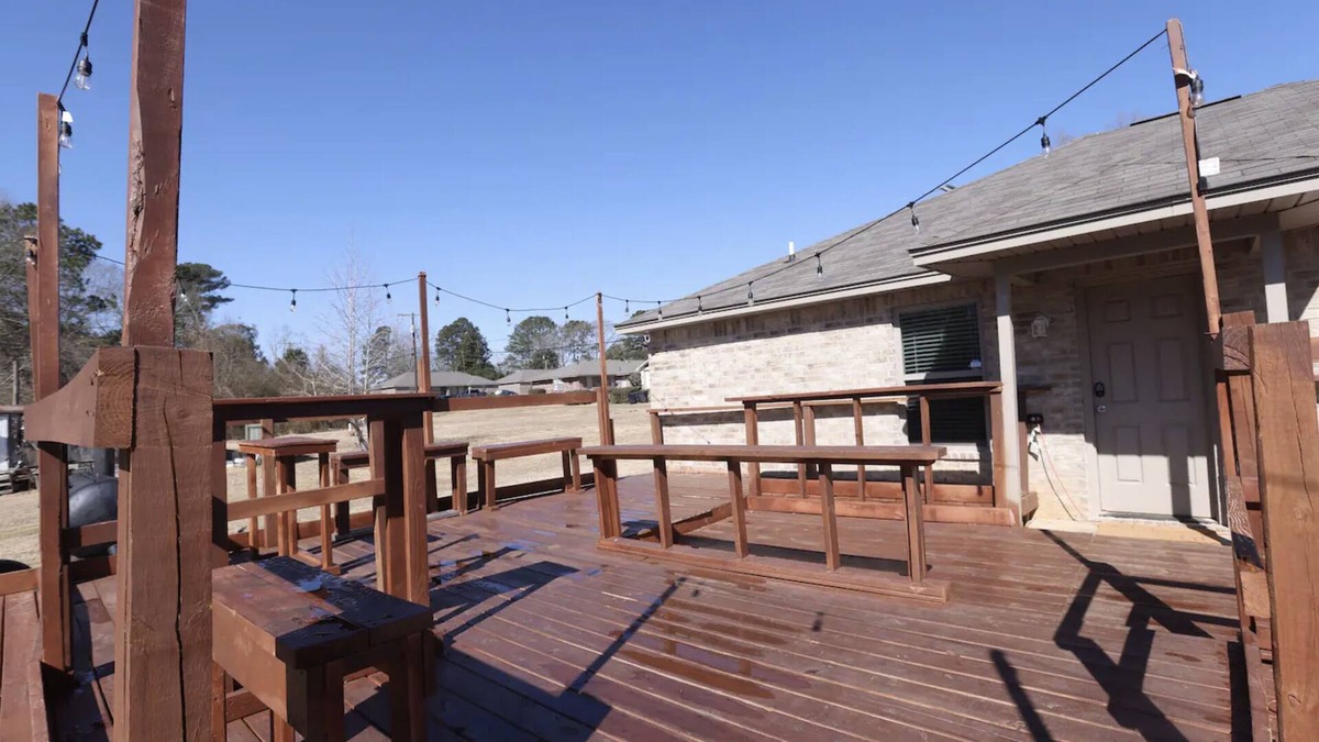 Grambling House | Upscale Peaceful Fun House w/Deck- 2 Min walk to Grambling Campus