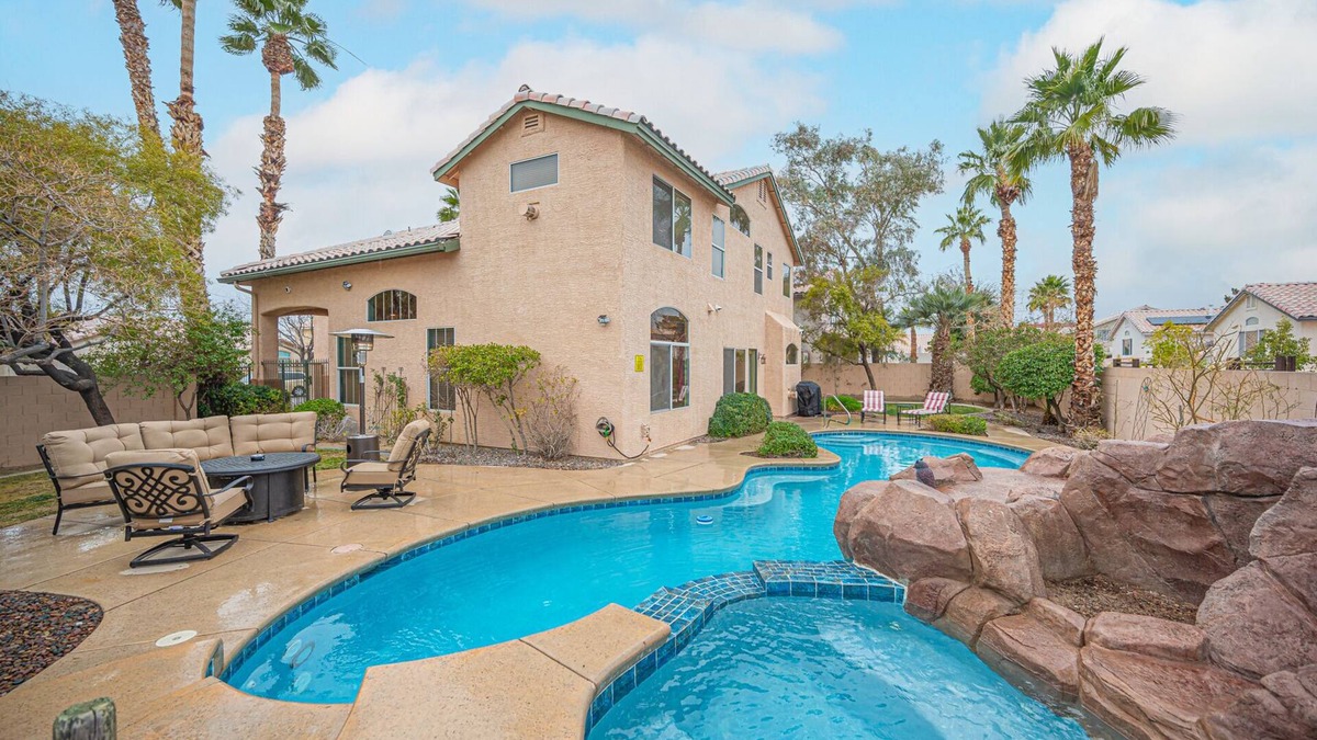 Paradise House | Upscale Pool Home - 5 minutes to STRIP!