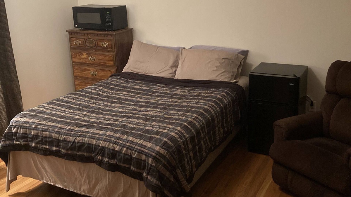 Reynolds Corners House | Upscale Quiet Neighborhood Master Bedroom w/Private Bath