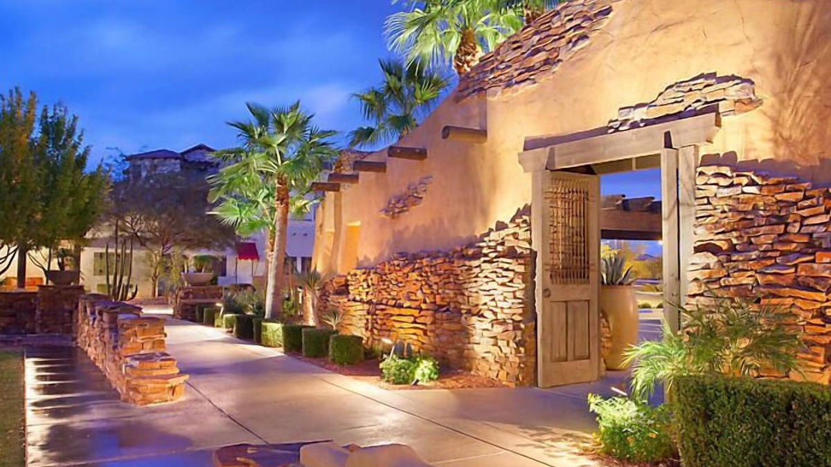 Cibola Vista Resort | UpScale Resort with Outdoor Heated Pool with a waterslide and a poolside bar, tennis court and gym