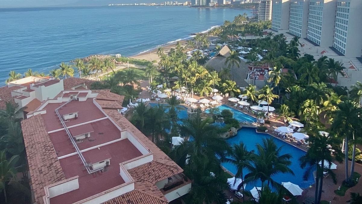 Lazaro Cardenas Condo | Upscale spacious condo with spectacular views of the Bay of Banderas