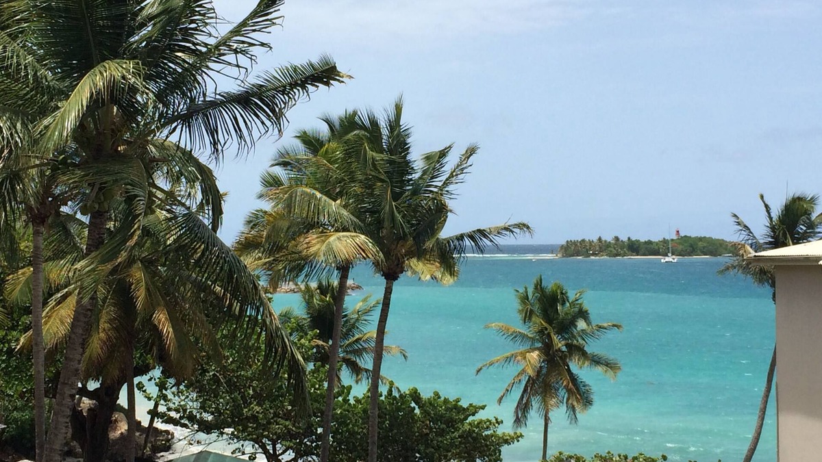 Pointe de la verdure Apartment | Upscale studio, Le Gosier, Guadeloupe: La Vieille Tour, view and sea access