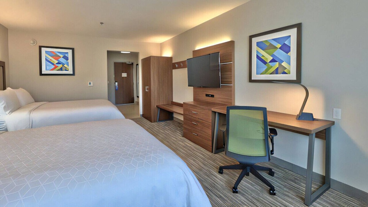 Northeast Heights House | Upscale & Stylish Room! for Groups & Families