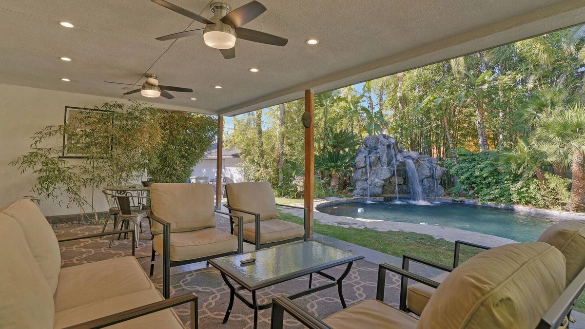 Bakersfield House | Upscale, tranquil, modern oasis: Amazing pool and spa