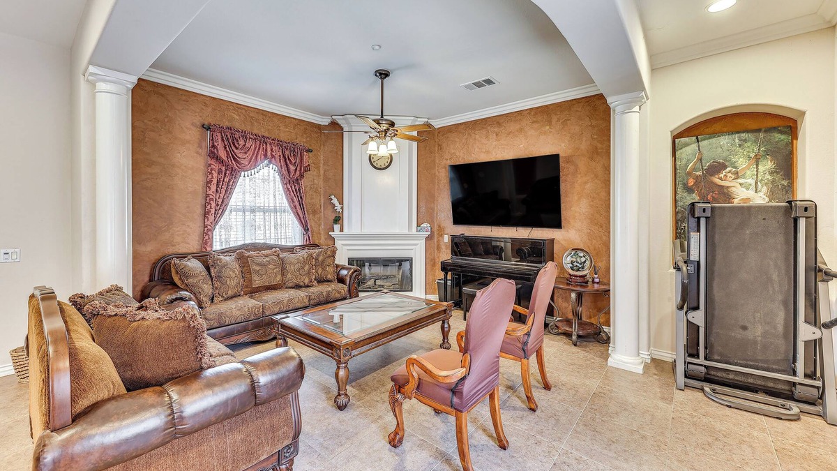 Alessandro Heights Apartment | Upscale Triplex w/Pool Access in Riverside!