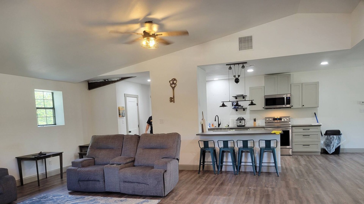 Yantis Apartment | Upstairs Apartment On Lake Fork 2bd 2ba