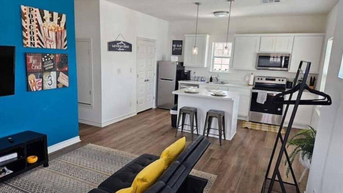 Denver Heights House | Upstairs duplex prime location