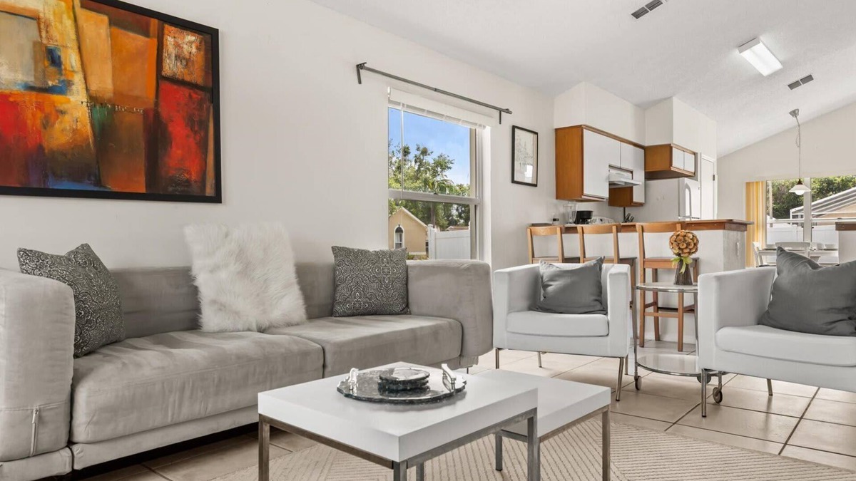 Chatham Park House | Upstay 3BR Family-Friendly, Stylish Retreat w Patio