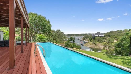 Yacht Harbor House | Upstay - Austin Getaway - Pool & Hot Tub & Games