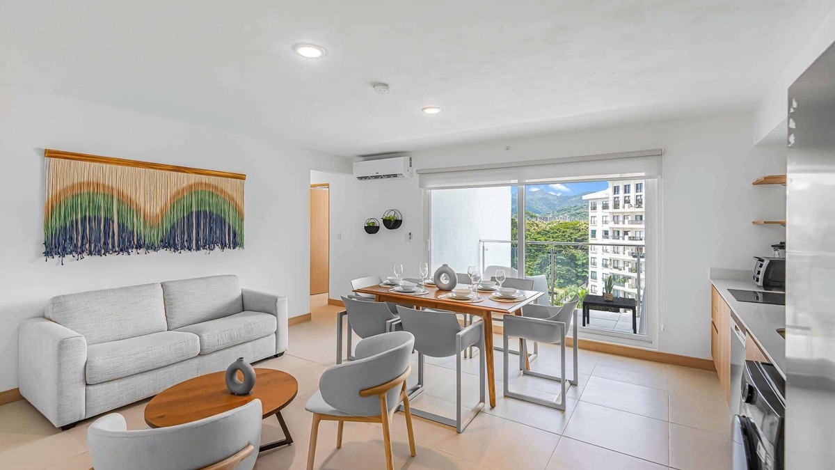 Barrio Santa Lucia Condo | Upstay: Contemporary 3BR Condo w Pool—Jaco Beach