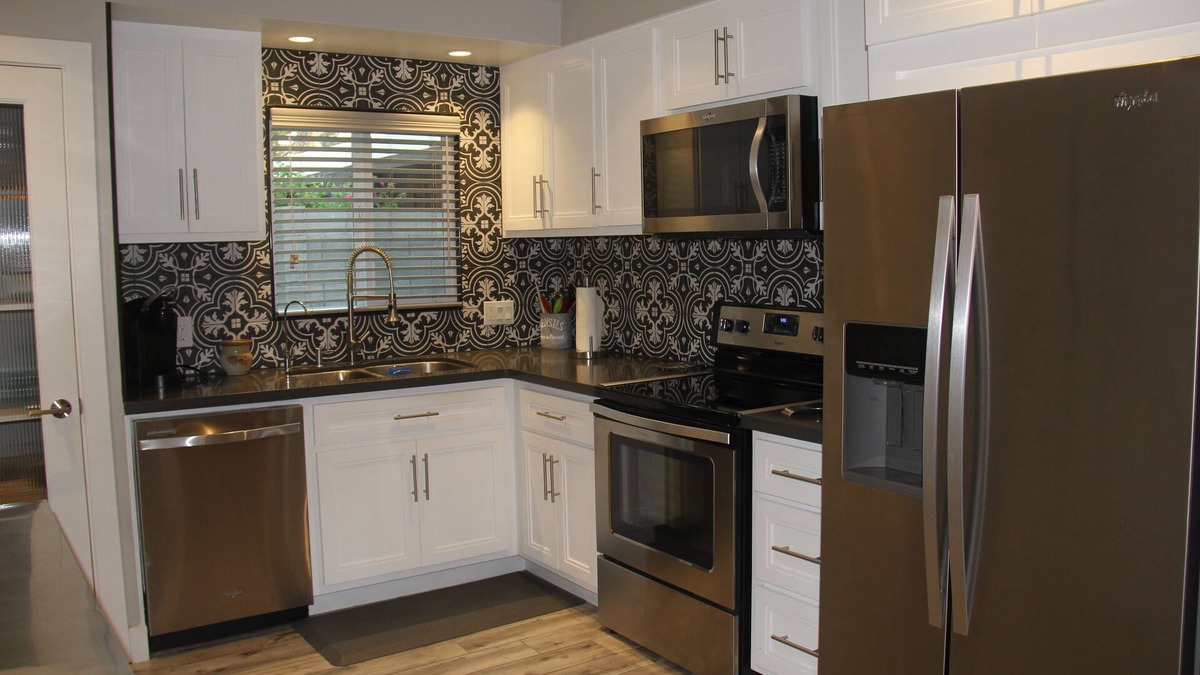 Camelback East House | Uptown/Biltmore Designer Townhouse