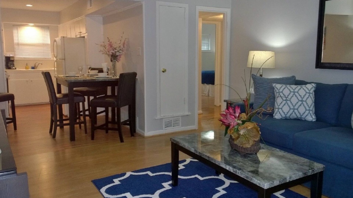 Knox - Henderson Apartment | Uptown Dallas – Cozy 1 bd #3, WiFi, Parking, Near Restaurants & Shops & Safe