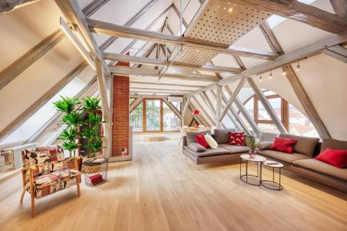 Donji Grad Apartment | Uptown Palace Penthouse 2BR with Terrace by Irundo