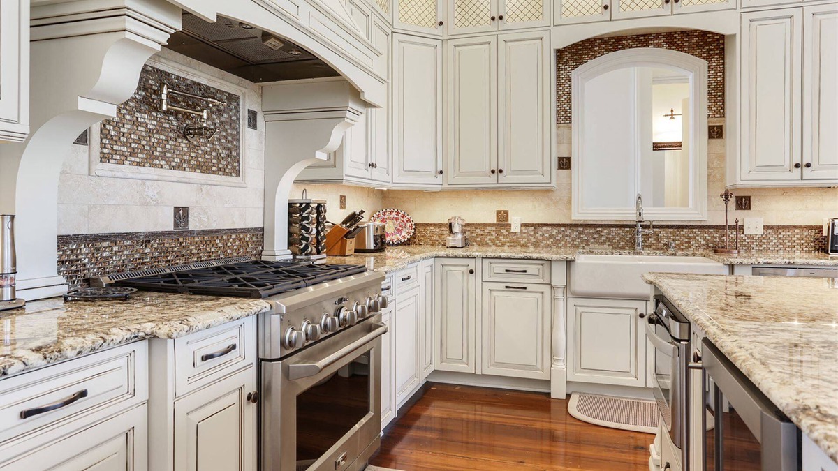 Uptown Historic District Condo | Uptown Penthouse Centrally Located...