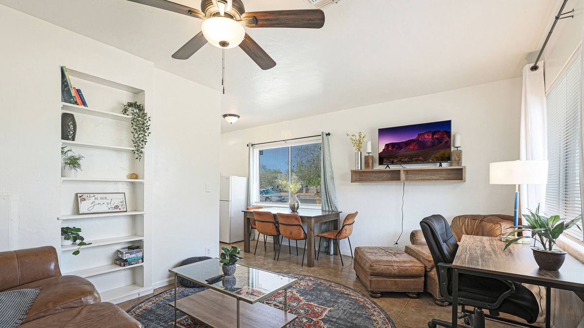 Governmental Mall Apartment | Urban 2BR Apt, Mins to Airport, DT Phoenix + Wifi