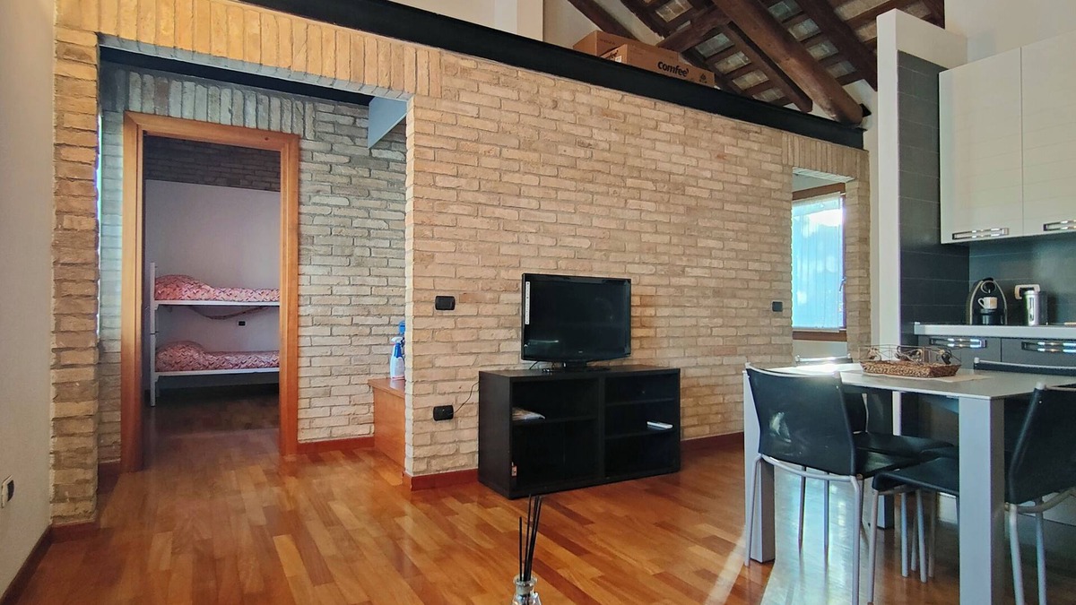 Treviso Apartment | Urban 34 (3 minuts walking to the station with free parking)