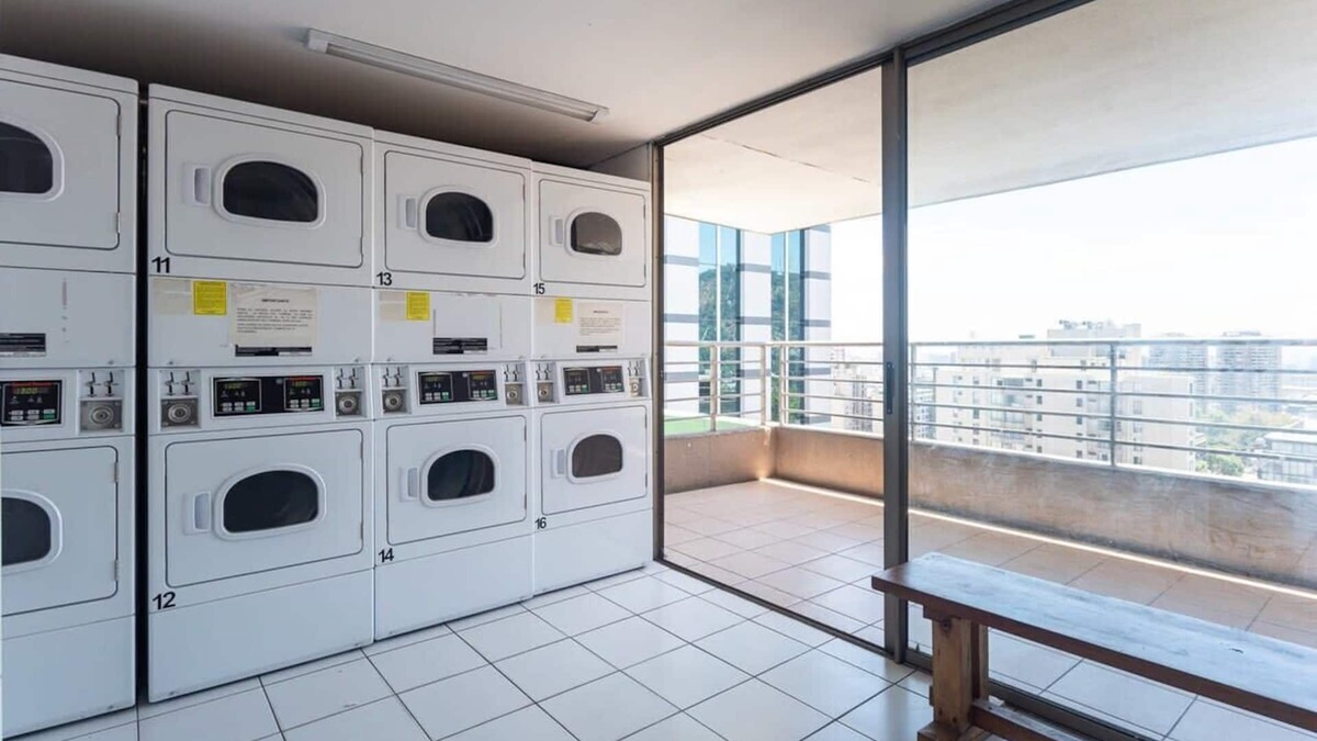 Bellas Artes Apartment | Urban Burgundy - 1BR, Metro, Wifi, TV