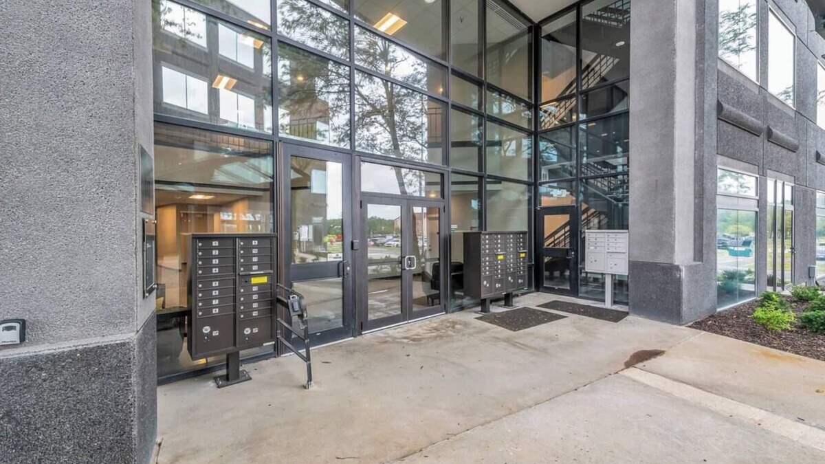 Waldron Apartment | Urban Chic Loft Near Airport with High-Speed WiFi