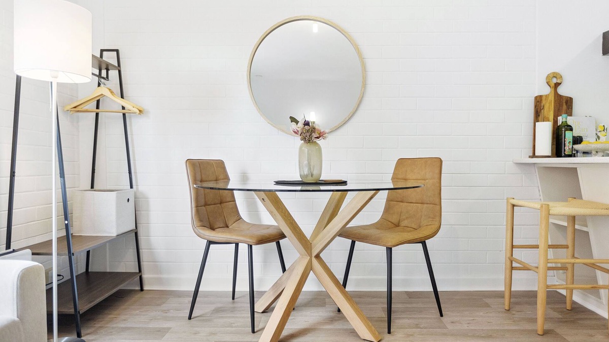 Victoria Park Apartment | Urban Chic Studio by 'the Strip'