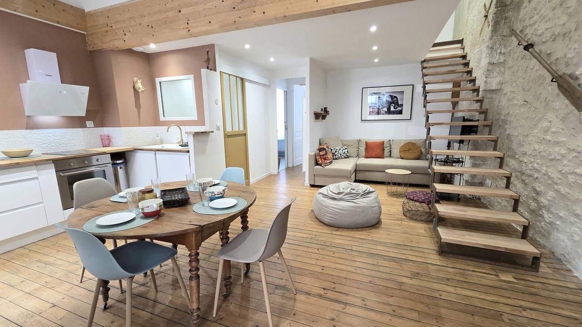 Angouleme Apartment | Urban cocoon with private terrace in the heart of