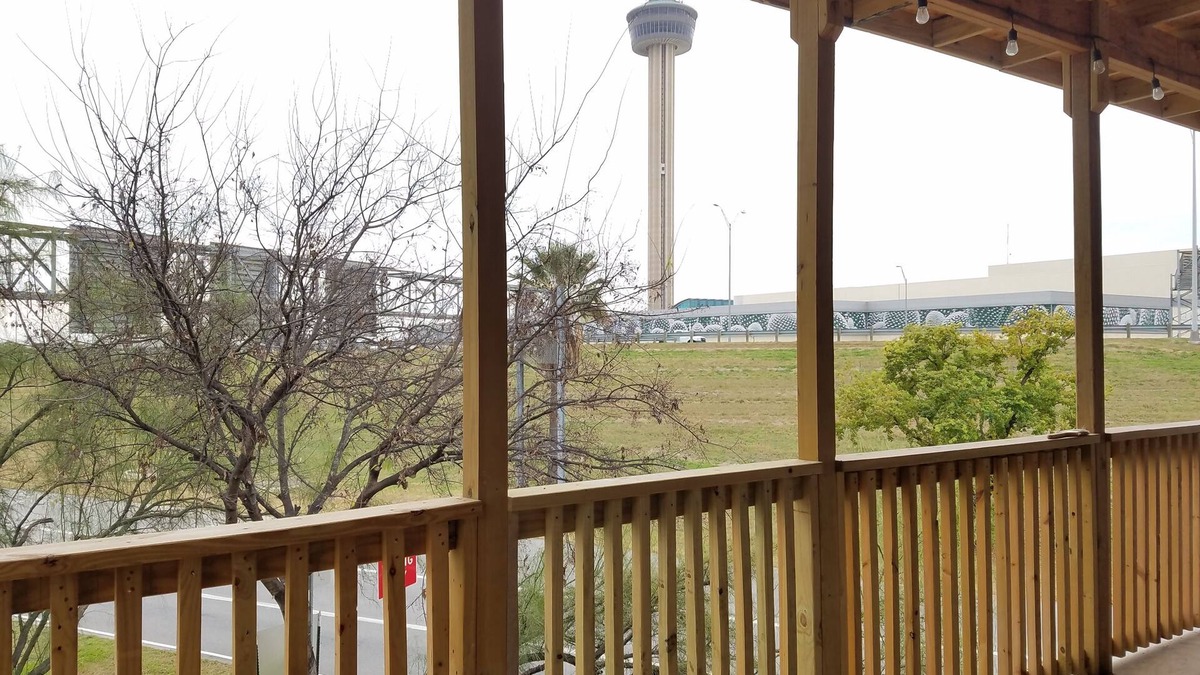 Near East Side Condo | Urban Condo in Historic St. Paul Square, Riverwalk, Downtown, Convention Ctr
