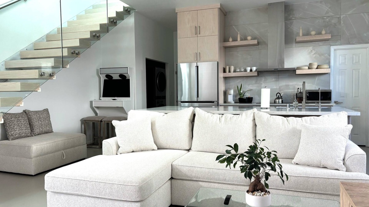 City Heights House | Urban Heights 2/2 with Rooftop Fire-pit, Views and Parking for 2