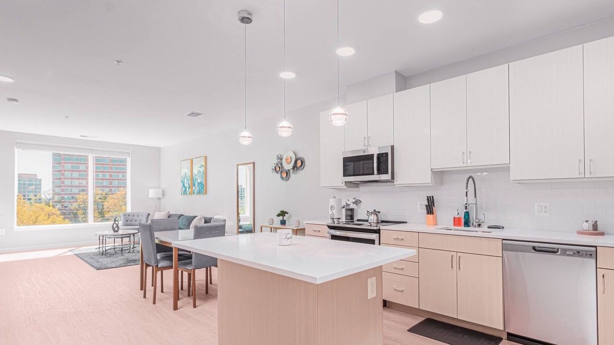 Alexandria West Apartment | Urban Oasis | DC's Doorstep | Free-Parking