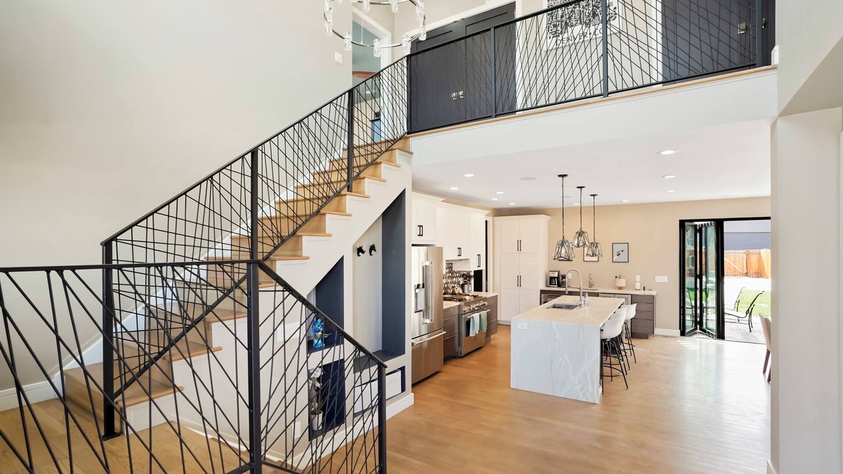 Sunnyside House | Urban Perfection! Modern Home, 2 Primary BRs, hot tub, boccee, game room, patio.