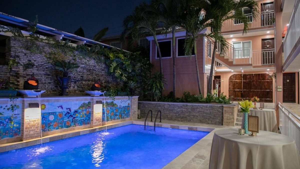 Christiansted Hotel | Urban Retreat Close to Boardwalk Cafes, Galleries, and Christiansted History