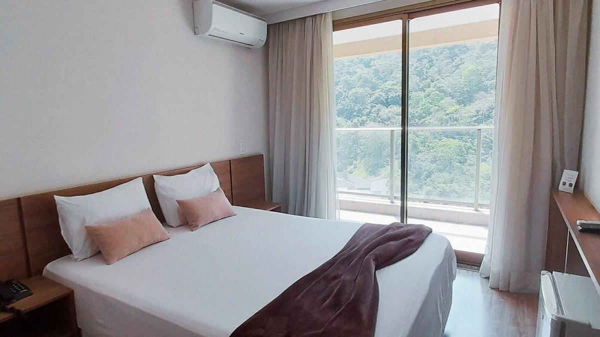 Vargem Pequena Apartment | "Urban Retreat with Mountain View and Balcony"