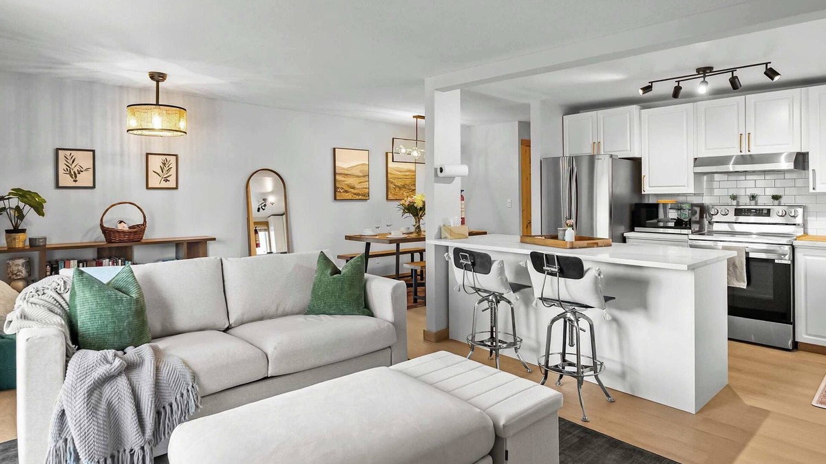 Inglewood House | Urban Sanctuary | Chic 3BR Inglewood Stay w/Yard