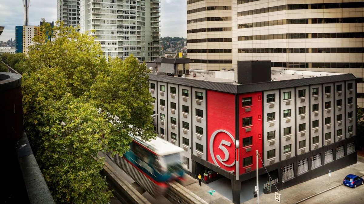 Belltown Hotel | Urban Two Queen w/Tub, Hotel FIVE, Designer Toiletries, near Seattle Waterfront